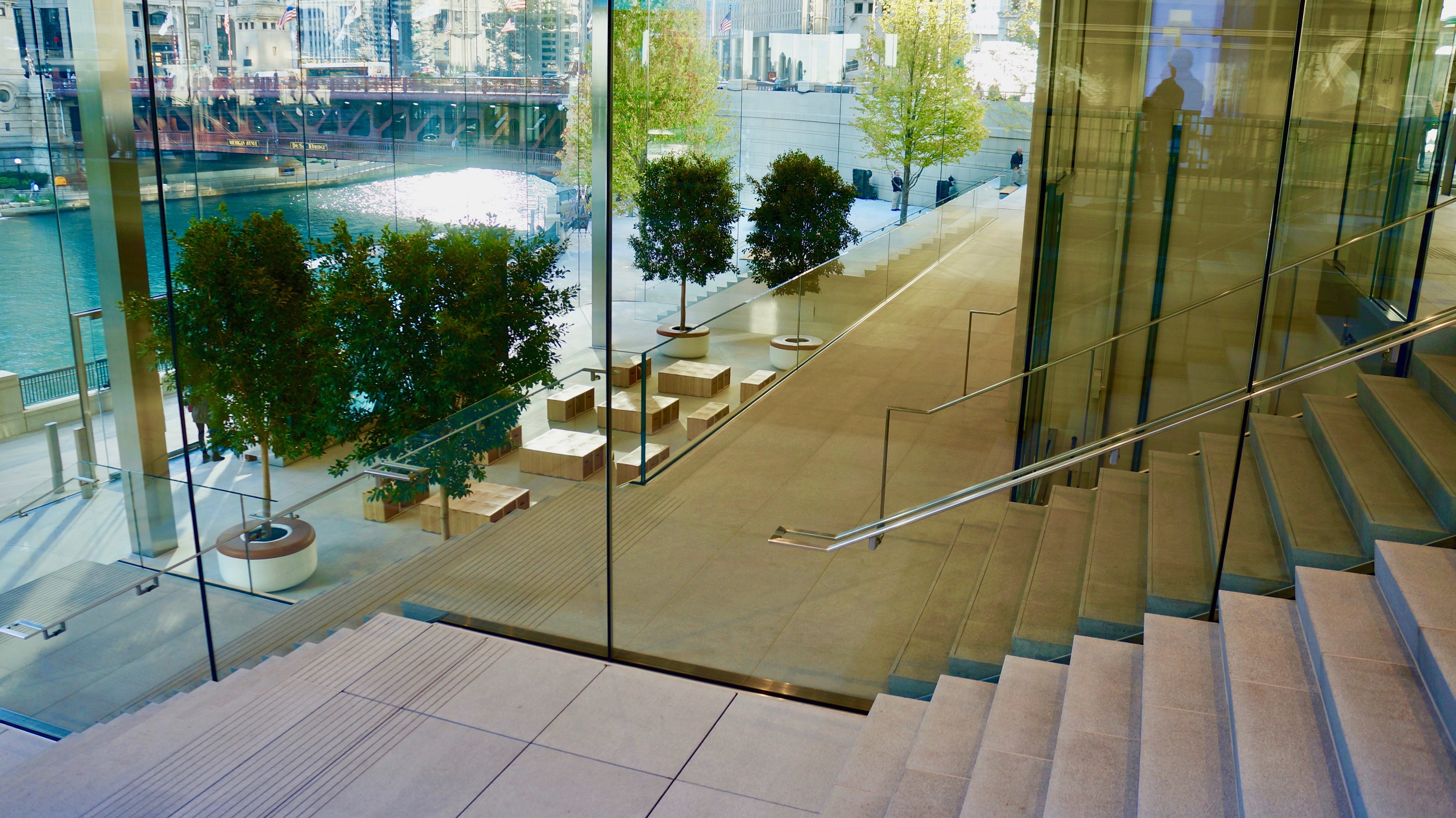 A Photo Tour of Apple’s New Flagship Chicago Store (7) A Photo Tour of Apple’s New Flagship Chicago Store (7)