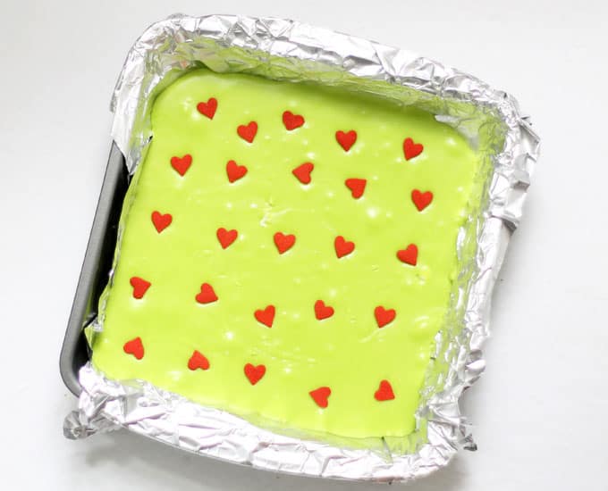 GRINCH FUDGE RECIPE -- fun, kid-friendly treat for Christmas (12)