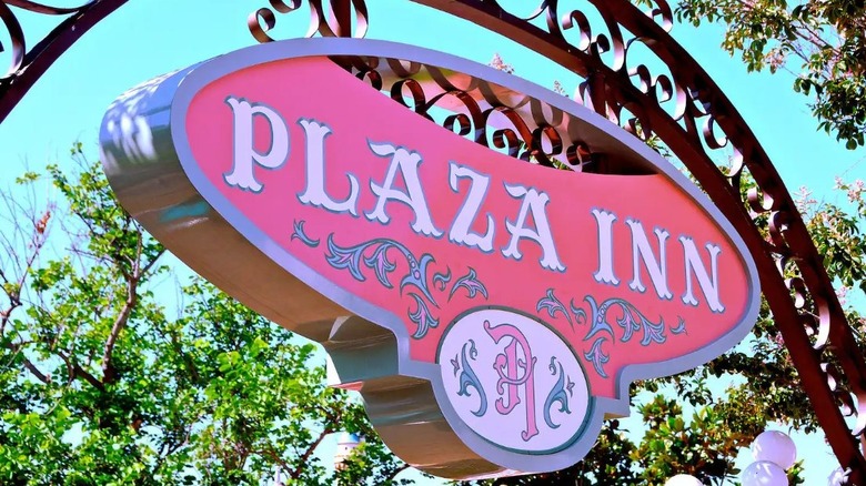20 Best Restaurants At The Disneyland Resort, Ranked - Tasting Table (4)